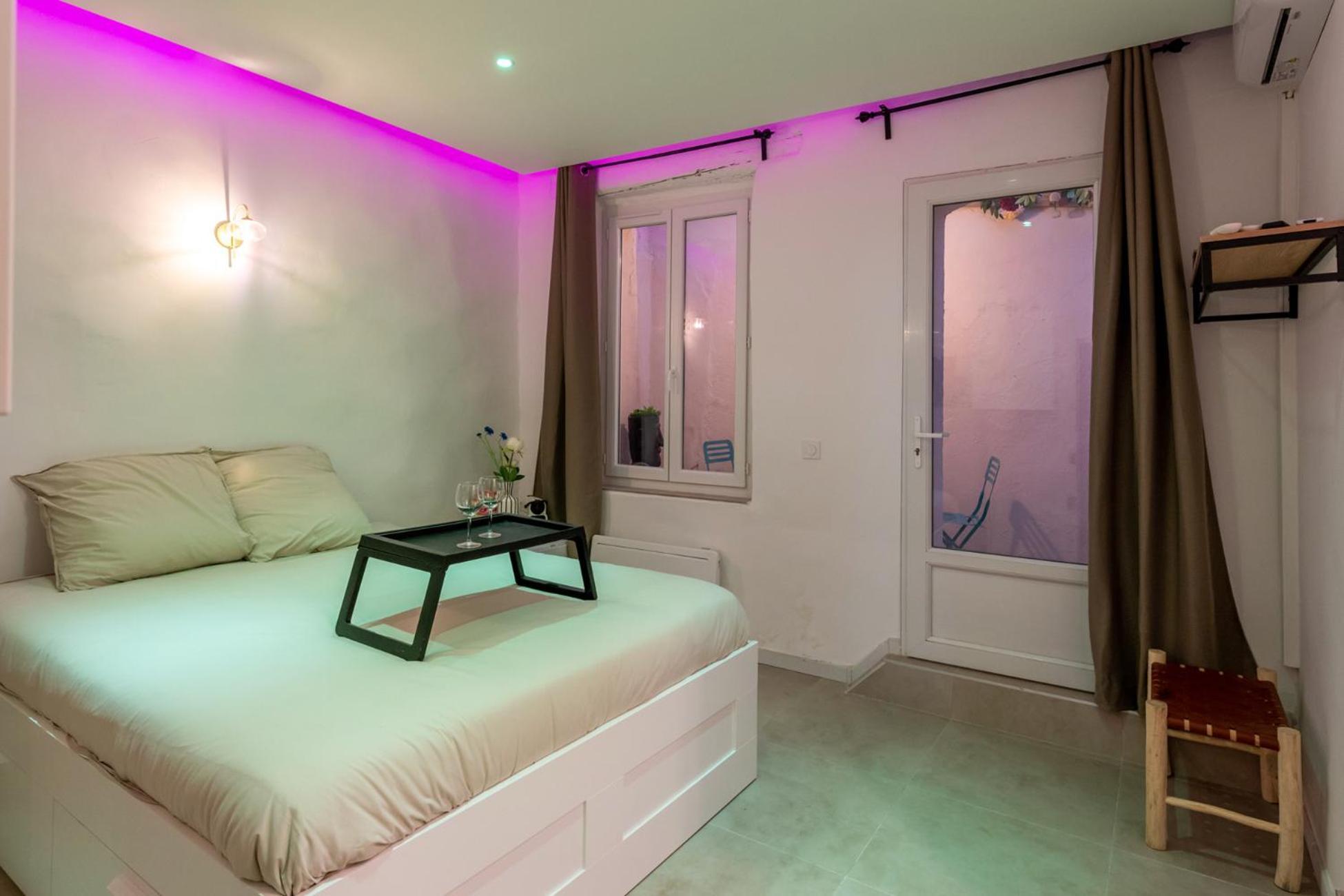 Les Nuits D'ina Apartment